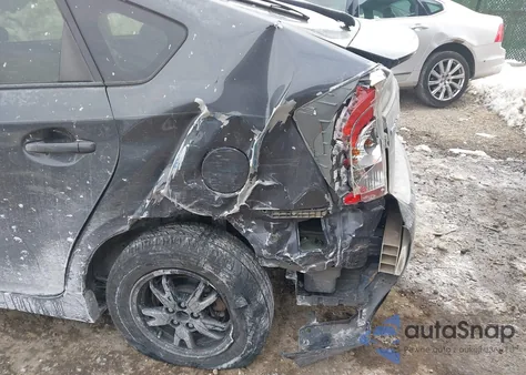 2014 Toyota Prius Three из США, поврежденный, VIN JTDKN3DU2E1765429